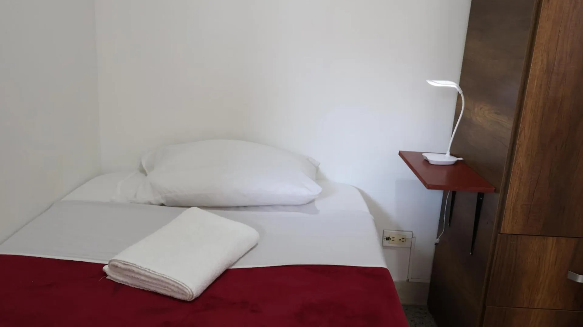 Living Poblado Manila 301 B Habitacion Individual Medellin 0*,
