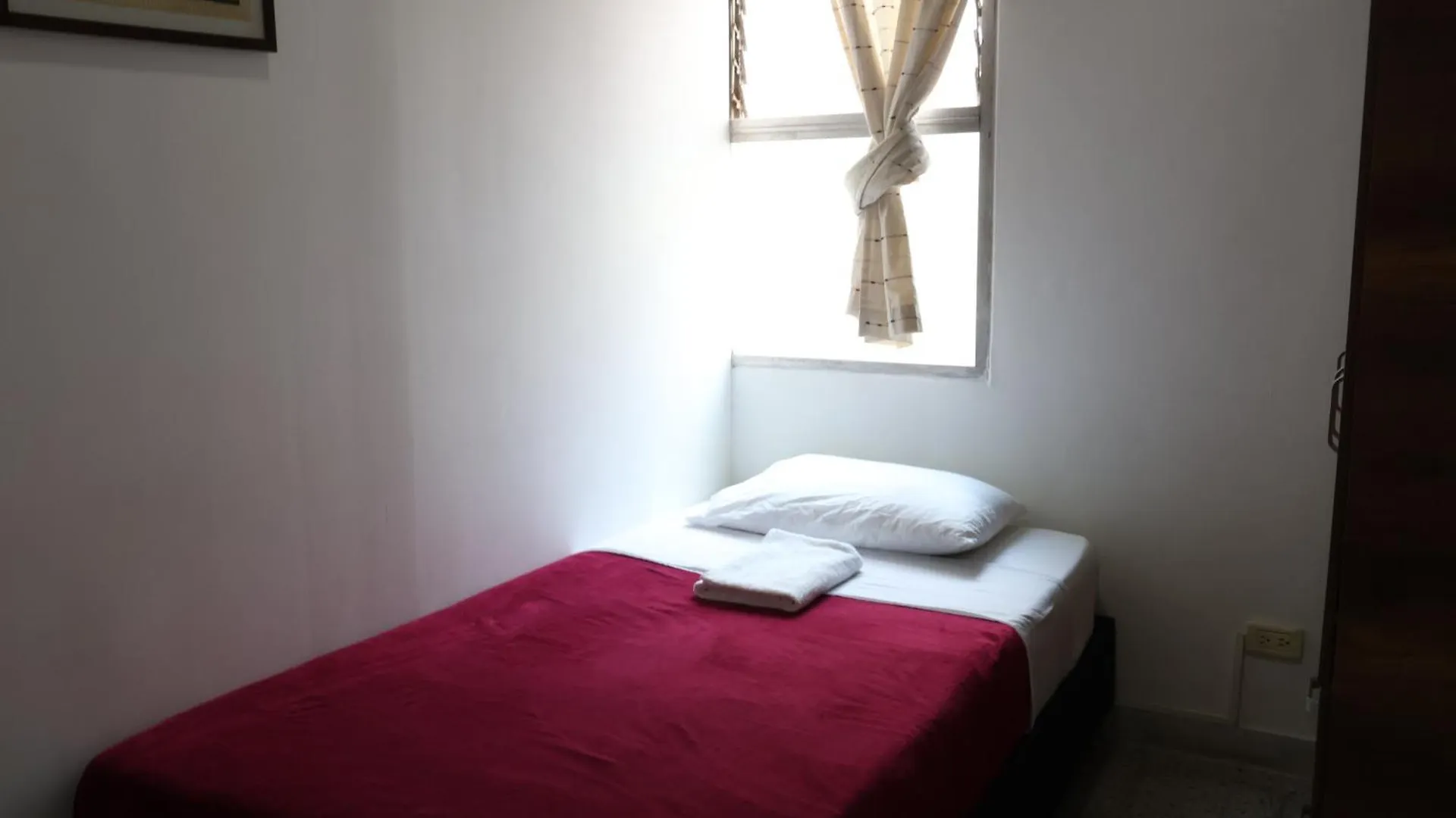 Homestay Living Poblado Manila 301 B Habitacion Individual Medellin