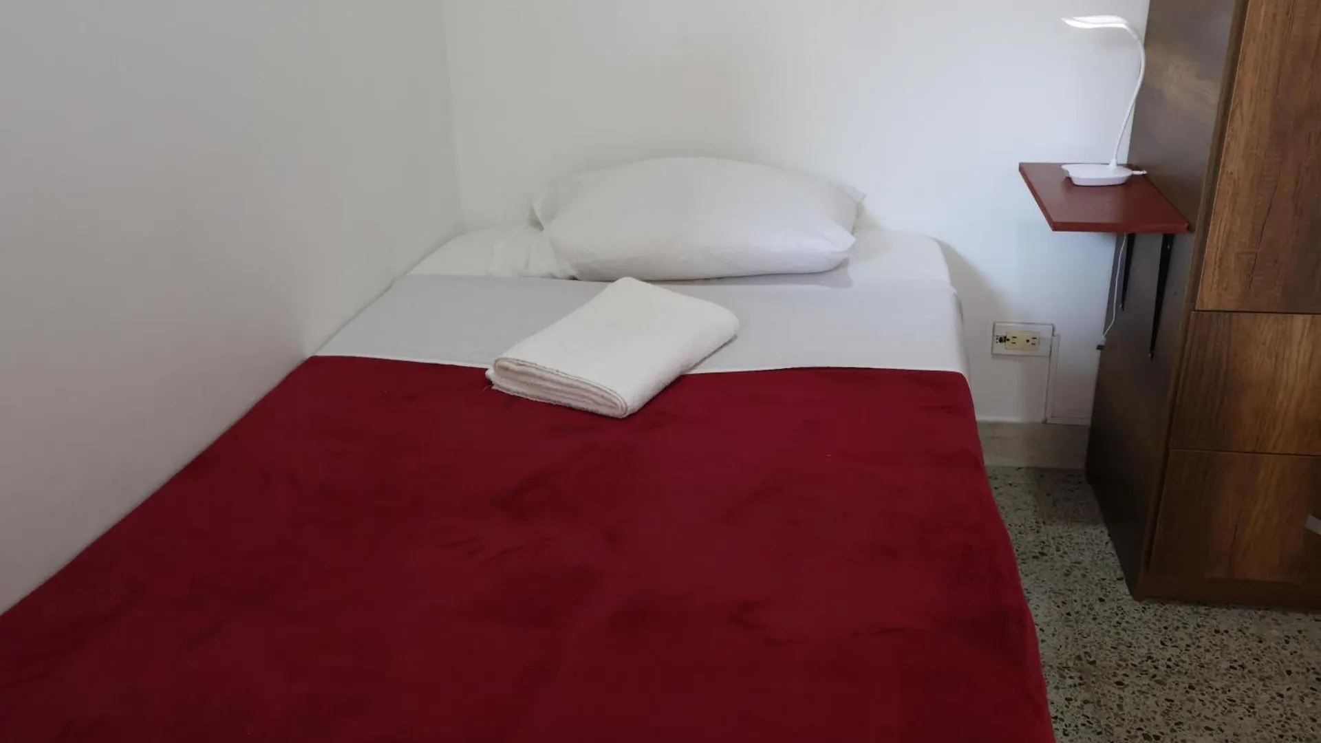 Living Poblado Manila 301 B Habitacion Individual Medellin Homestay